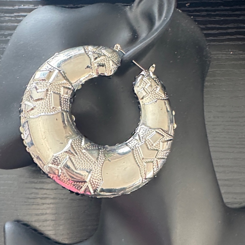 Reversible Silver Hoop Earrings. 0510